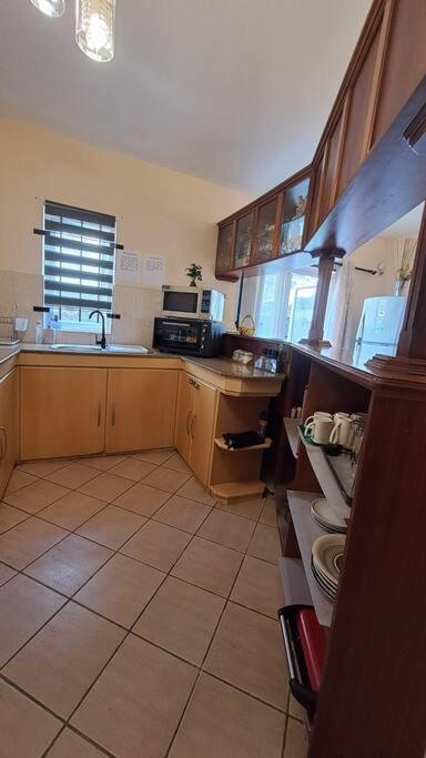 Sunshine Luxurious Villa:4 Mins Walk From Beach Flic-en-Flacq Exterior foto