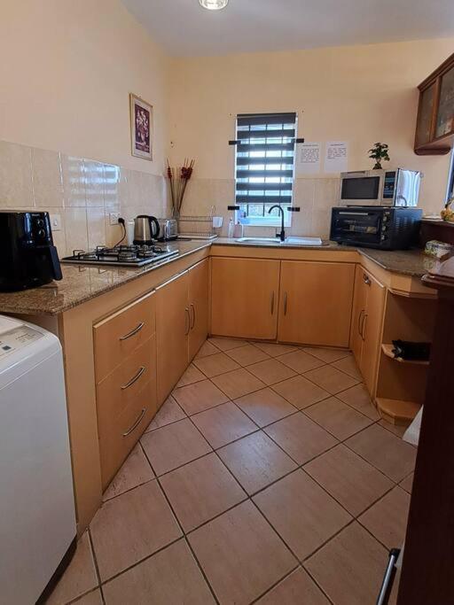 Sunshine Luxurious Villa:4 Mins Walk From Beach Flic-en-Flacq Exterior foto