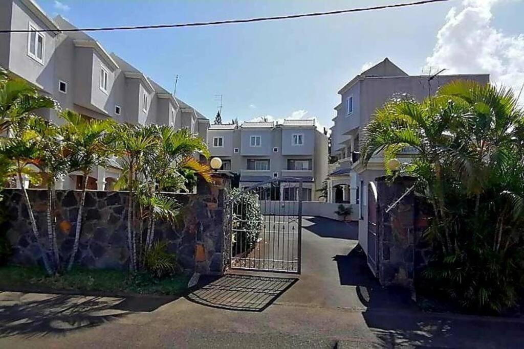 Sunshine Luxurious Villa:4 Mins Walk From Beach Flic-en-Flacq Exterior foto
