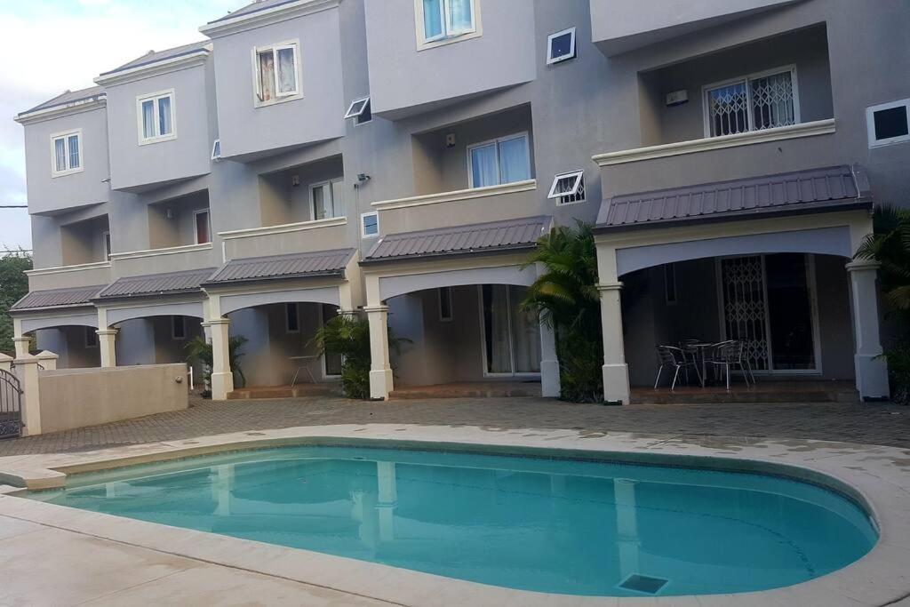 Sunshine Luxurious Villa:4 Mins Walk From Beach Flic-en-Flacq Exterior foto