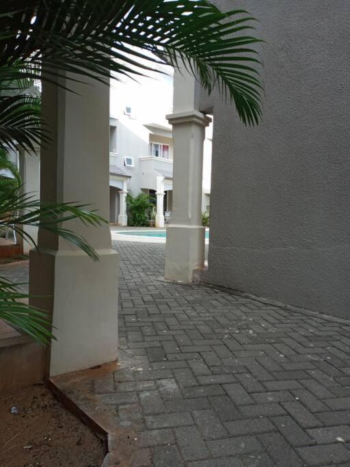Sunshine Luxurious Villa:4 Mins Walk From Beach Flic-en-Flacq Exterior foto