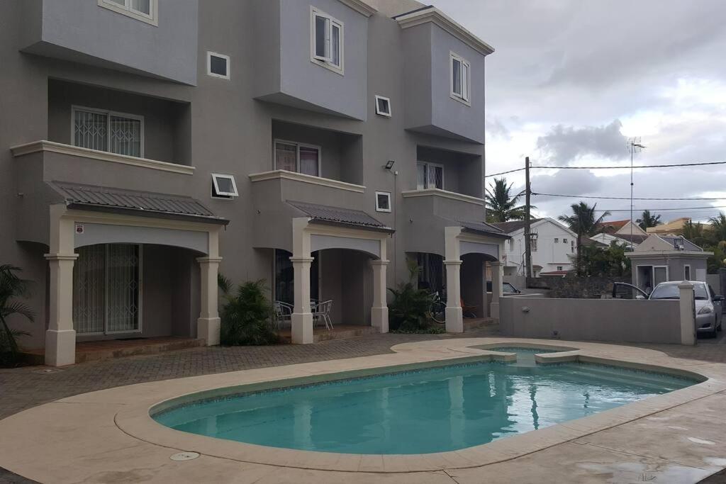 Sunshine Luxurious Villa:4 Mins Walk From Beach Flic-en-Flacq Exterior foto
